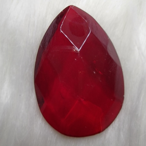 Large Red Glass Faceted Stone - Picture 2 of 5